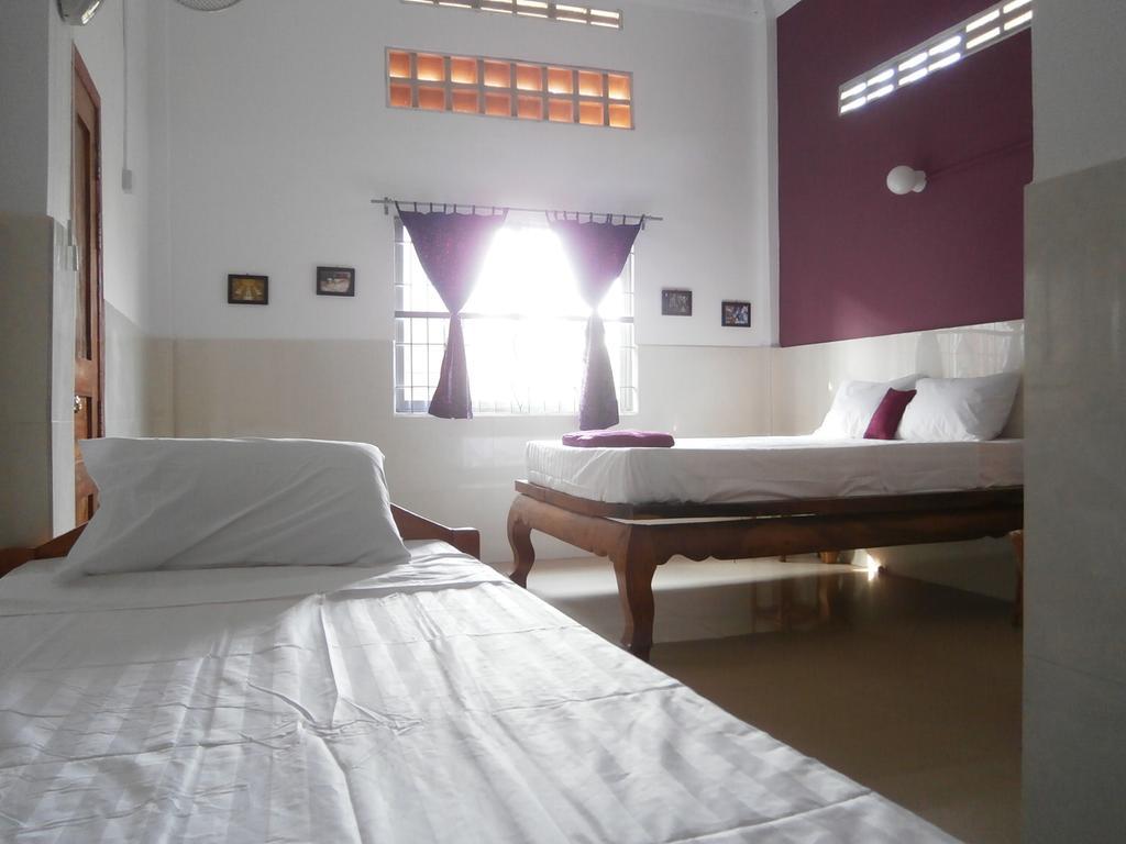 Bandini'S Hotell Kampot Rum bild