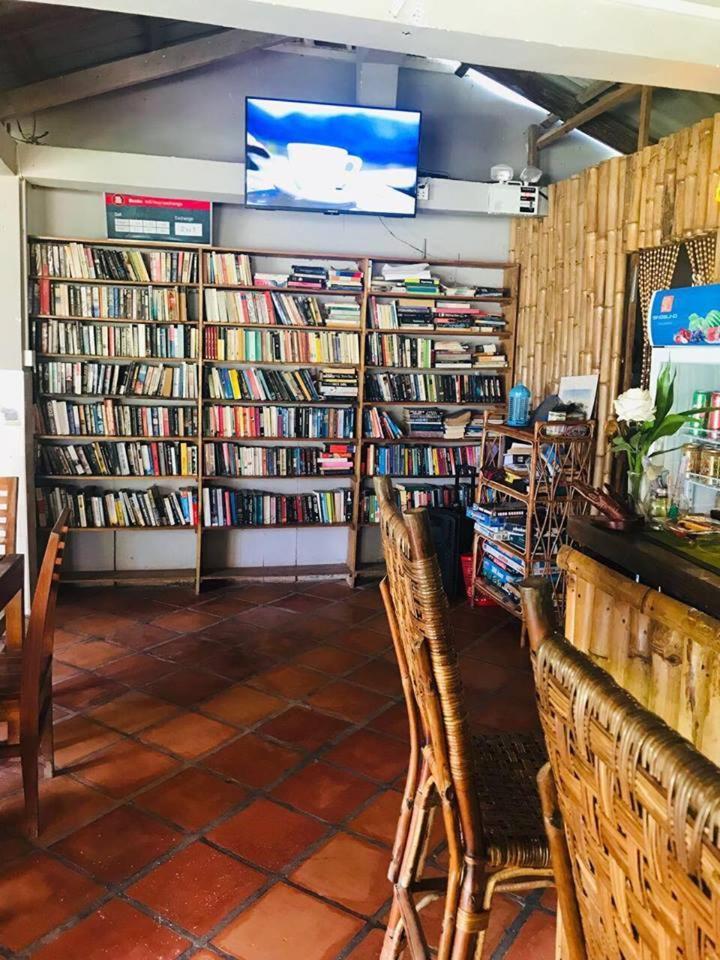Bandini'S Hotell Kampot Exteriör bild